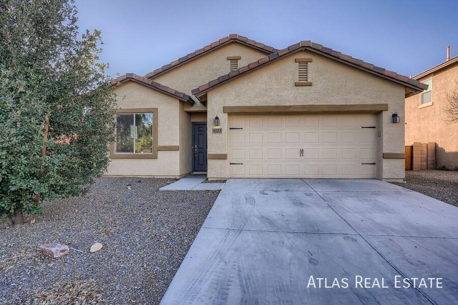 House for rent at 8253 W Razorbill Dr, Tucson, AZ 85757