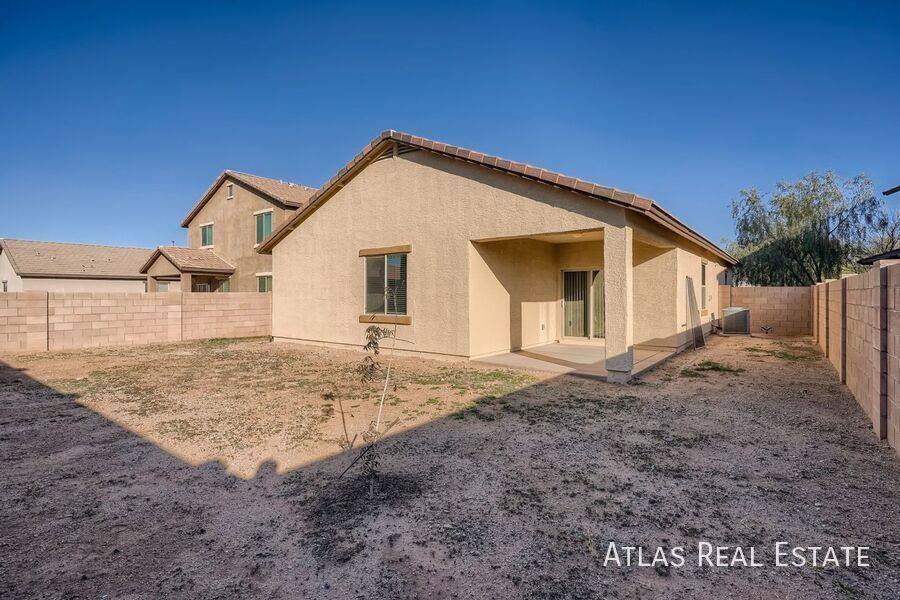 House for rent at 8253 W Razorbill Dr, Tucson, AZ 85757