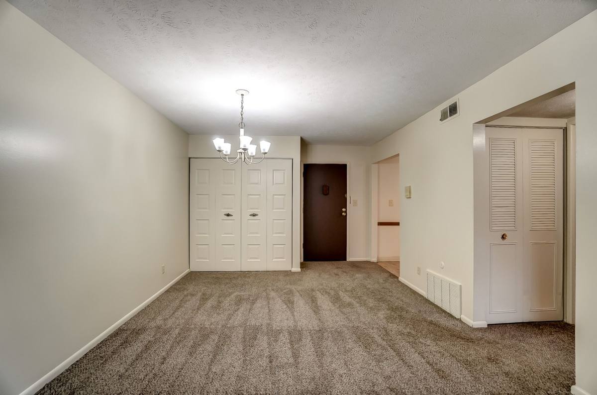 Apartment for rent at 4069 E Livingston Ave, Columbus, OH 43227
