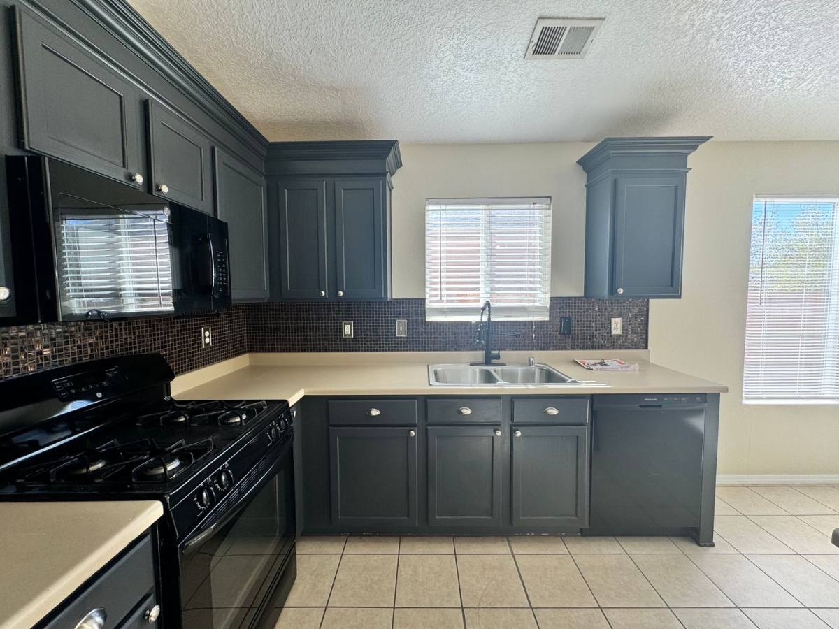 House for rent at 511 Blue Sage Ave SW, Los Lunas, NM 87031