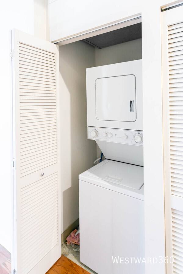 Apartment for rent at 111 S Morgan St #402, Chicago, IL 60607