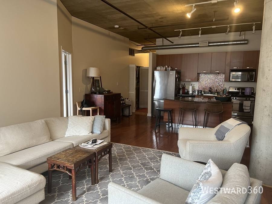 Apartment for rent at 111 S Morgan St #402, Chicago, IL 60607
