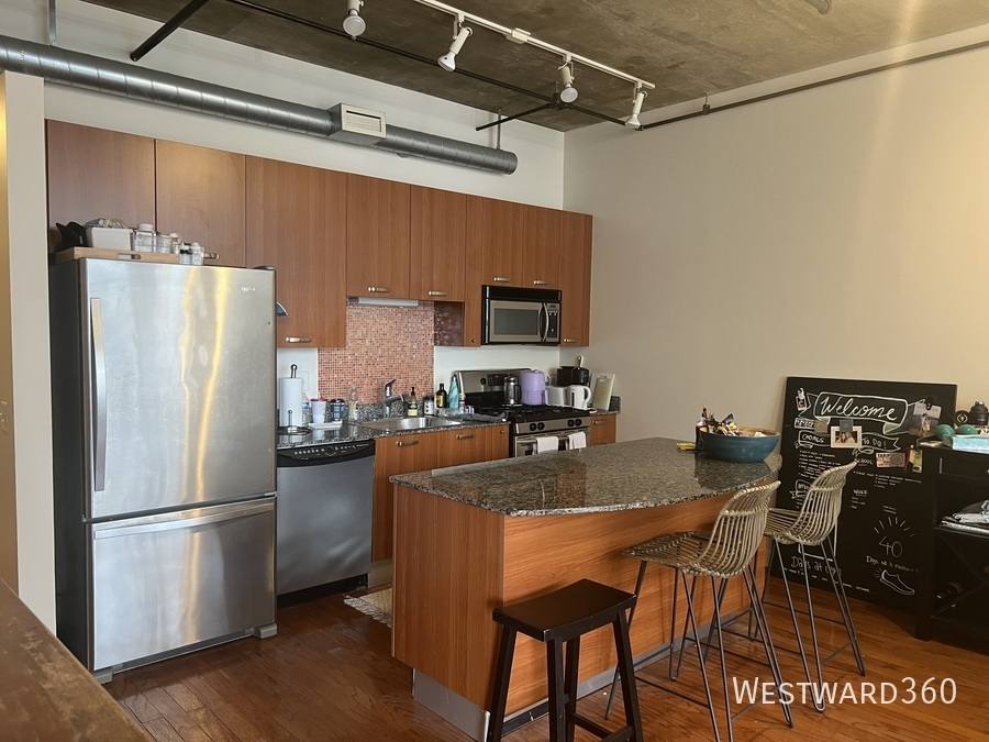 Apartment for rent at 111 S Morgan St #402, Chicago, IL 60607