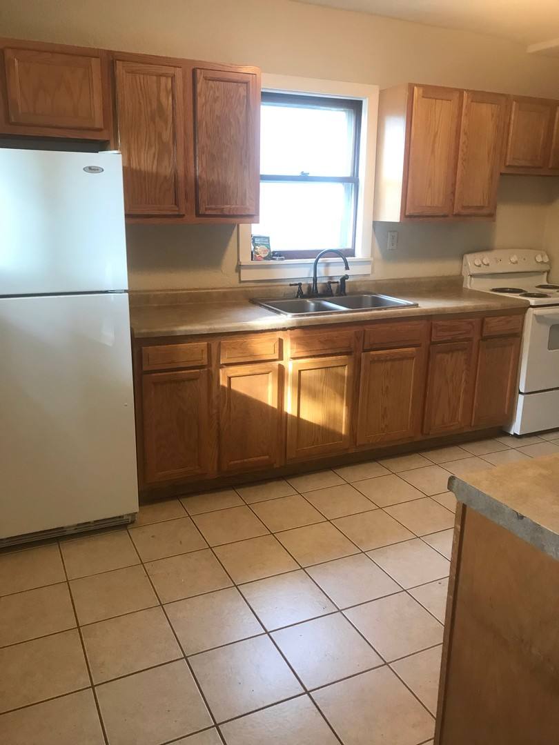 House for rent at 253 Queen Ave N, Minneapolis, MN 55405