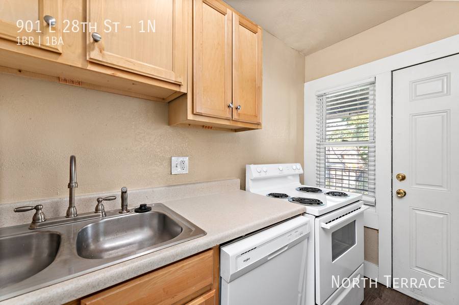 Apartment for rent at 901 E 28th St #1N, Kansas City, MO 64109
