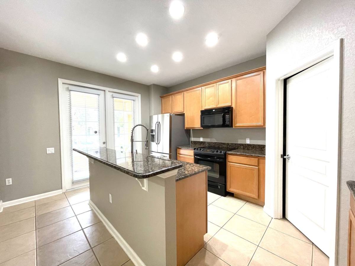 Townhouse for rent at 7727 Fairgrove Ave, Windermere, FL 34786