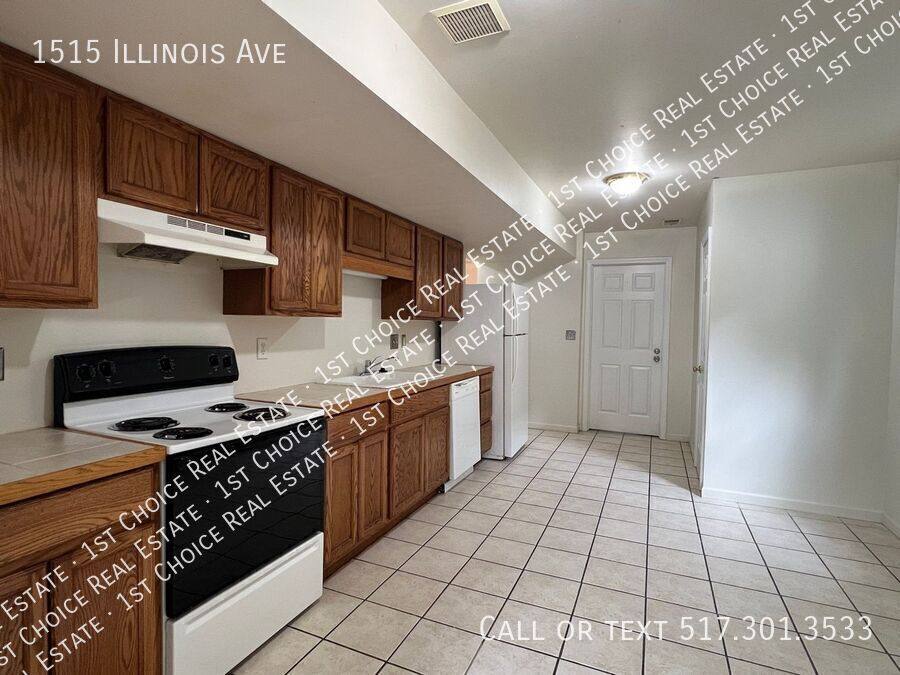 House for rent at 1515 Illinois Ave, Lansing, MI 48906