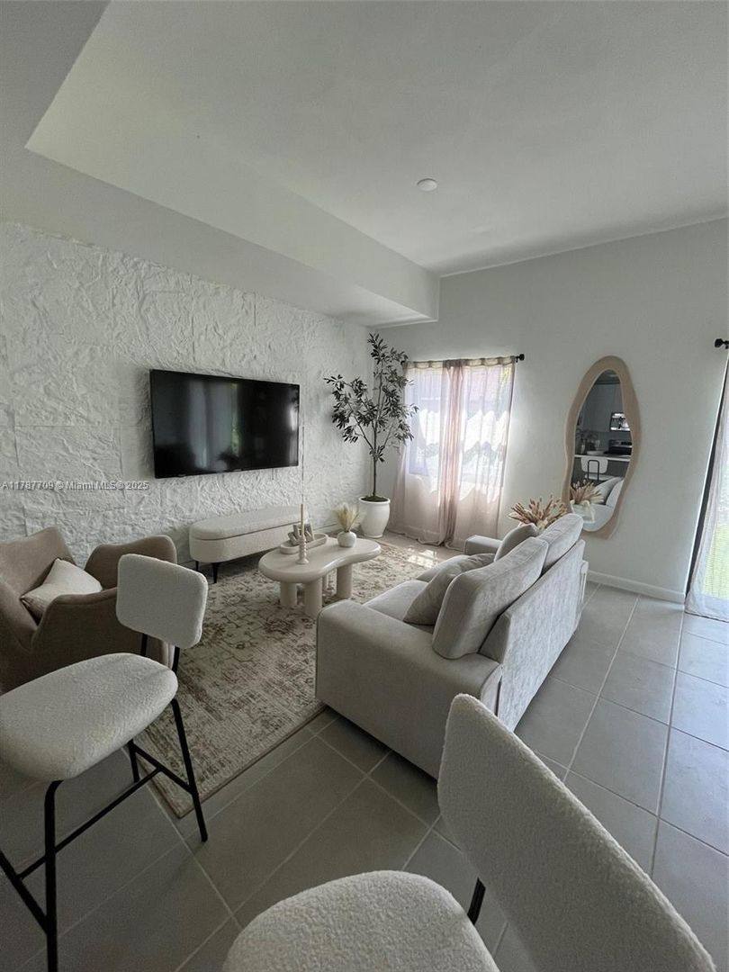 Townhouse for rent at 2526 Pierce St, Hollywood, FL 33020