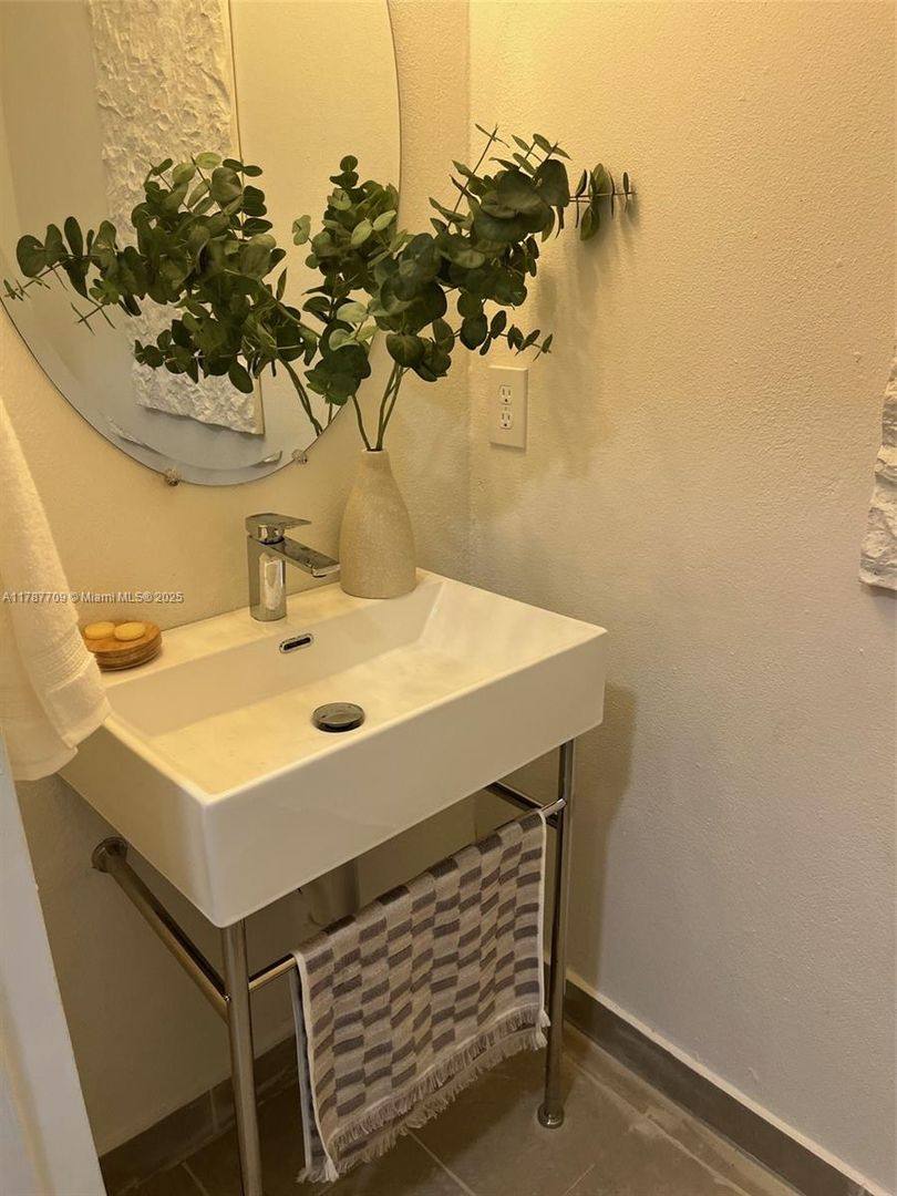 Townhouse for rent at 2526 Pierce St, Hollywood, FL 33020