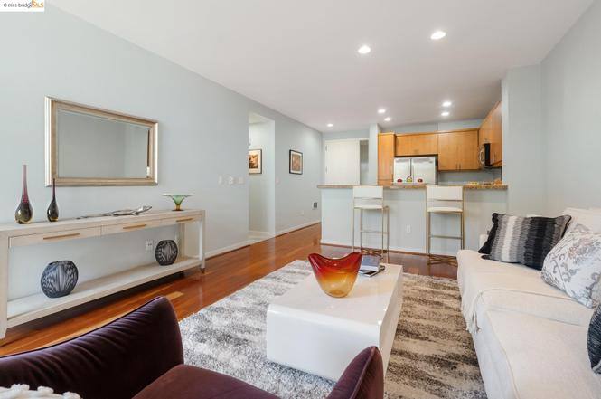 Condo for rent at 3090 Glascock St #306, Oakland, CA 94601
