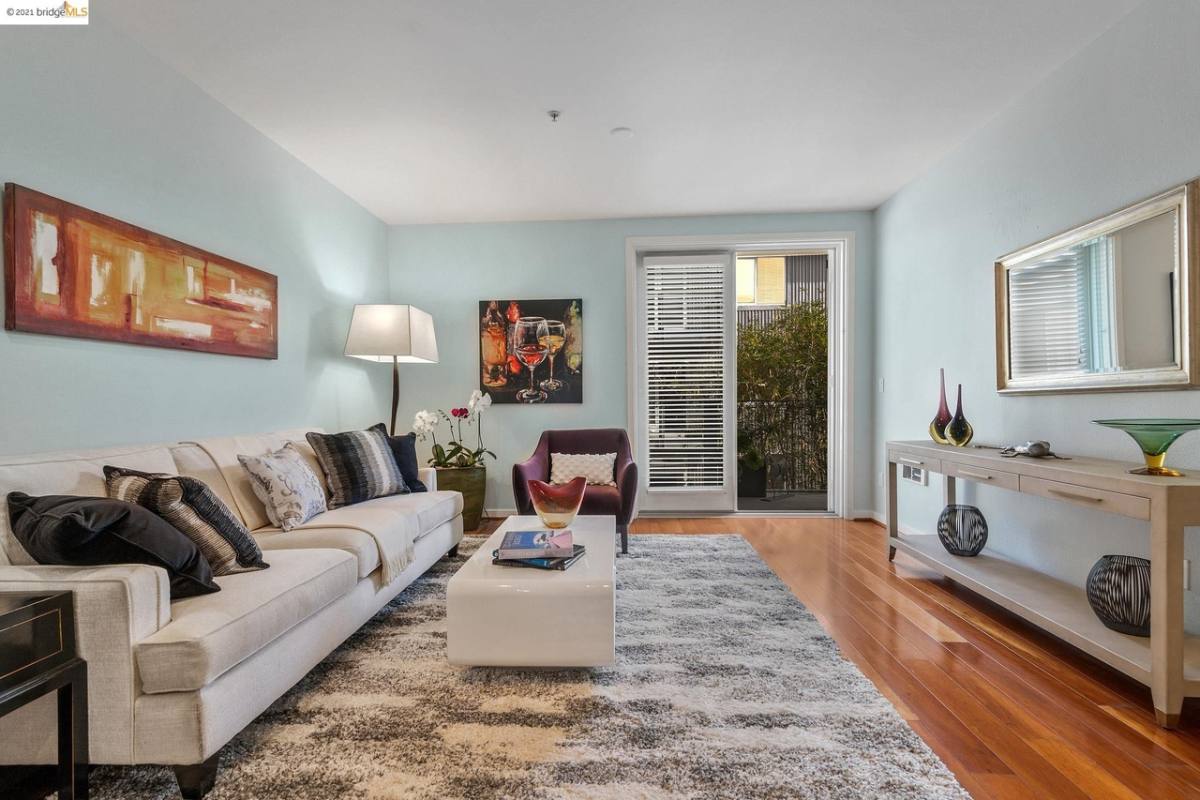 Condo for rent at 3090 Glascock St #306, Oakland, CA 94601