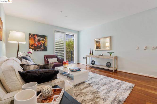 Condo for rent at 3090 Glascock St #306, Oakland, CA 94601