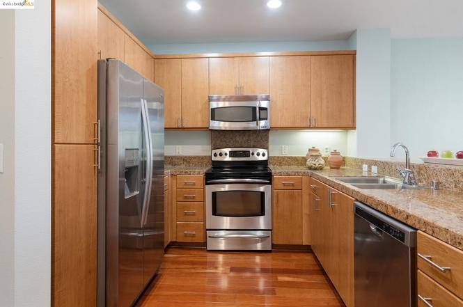 Condo for rent at 3090 Glascock St #306, Oakland, CA 94601
