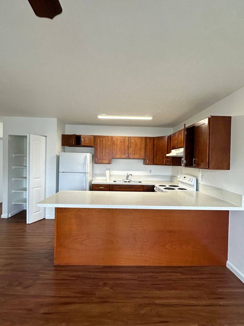 Apartment for rent at 922 Wiliwili St, Honolulu, HI 96826