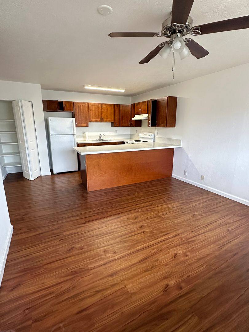 Apartment for rent at 922 Wiliwili St, Honolulu, HI 96826