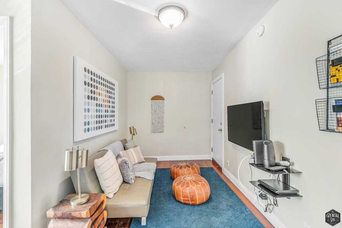 Apartment for rent at 2400 Pacific Ave #1, Venice, CA 90291