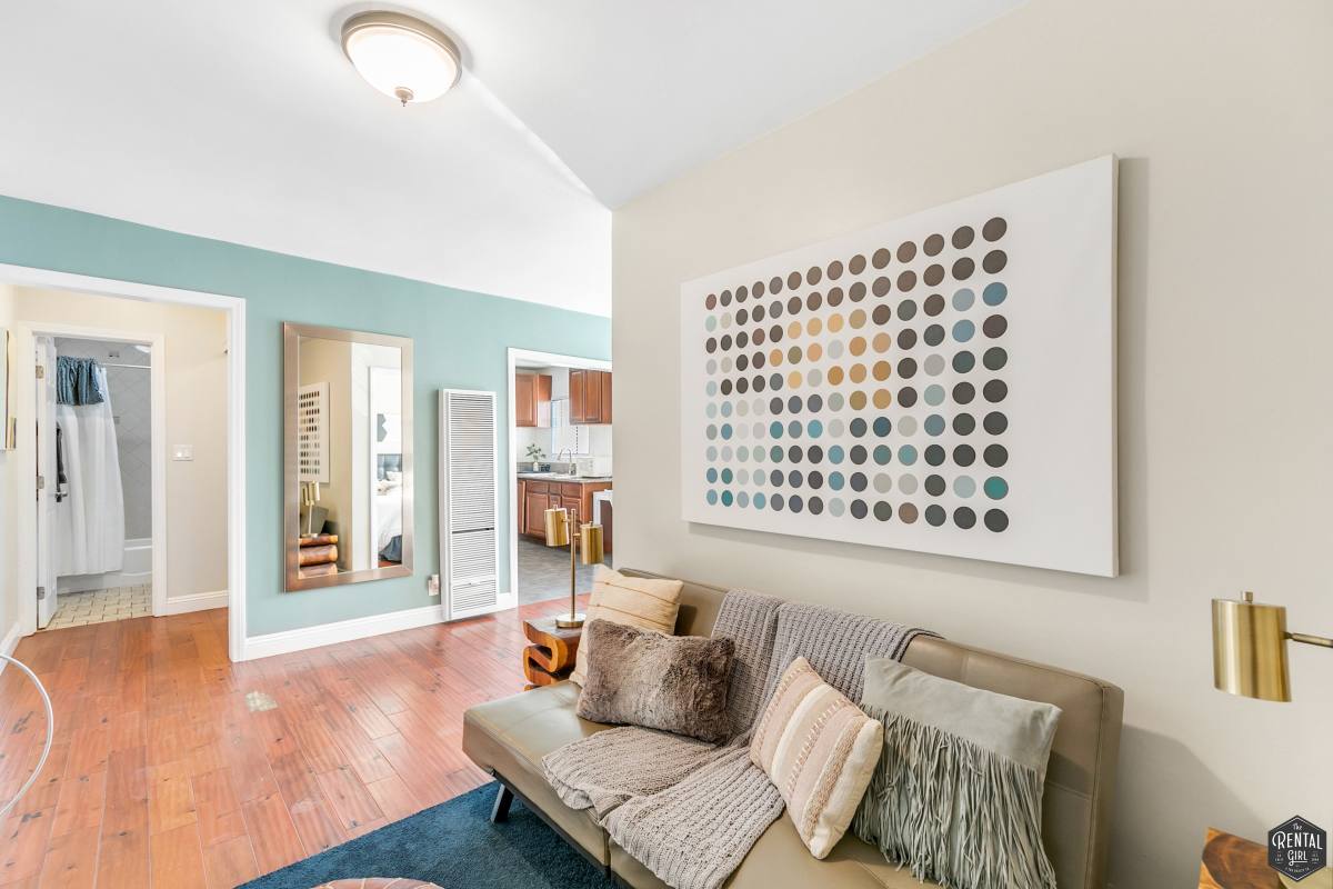 Apartment for rent at 2400 Pacific Ave #1, Venice, CA 90291