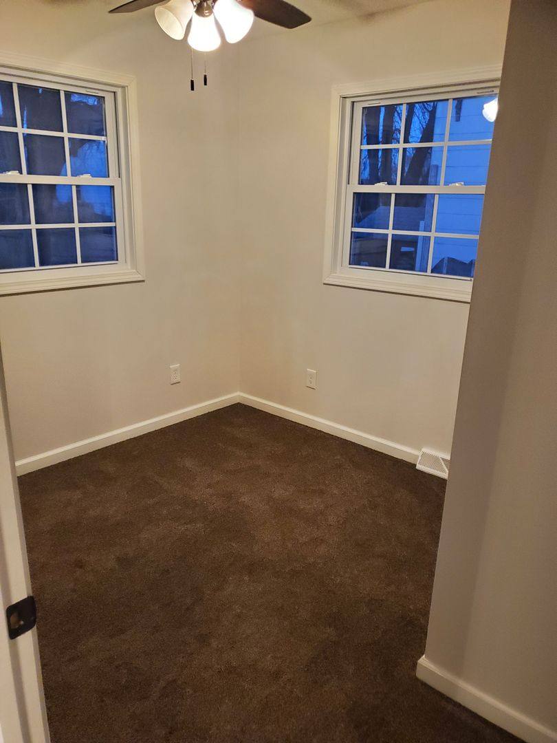 House for rent at 735 14th Ave S, Clinton, IA 52732