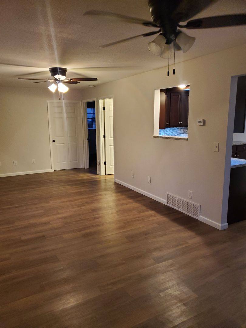 House for rent at 735 14th Ave S, Clinton, IA 52732