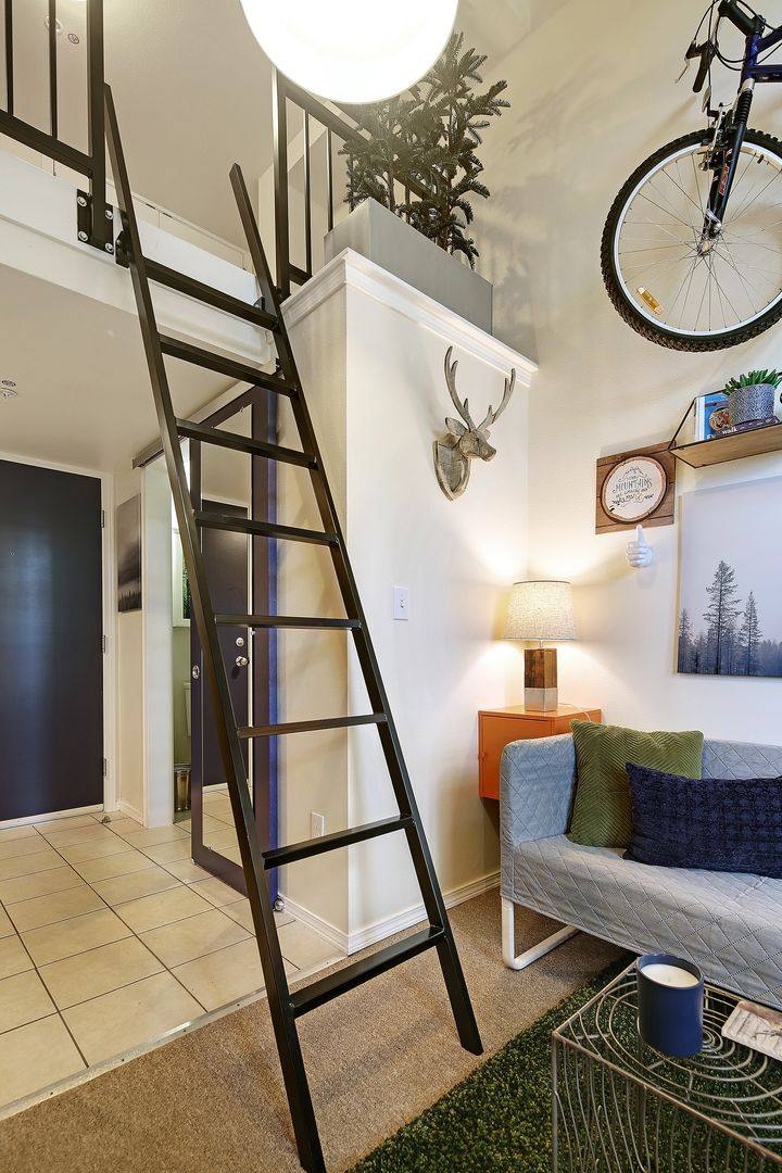 Apartment for rent at 5528 15th Ave NE, Seattle, WA 98105