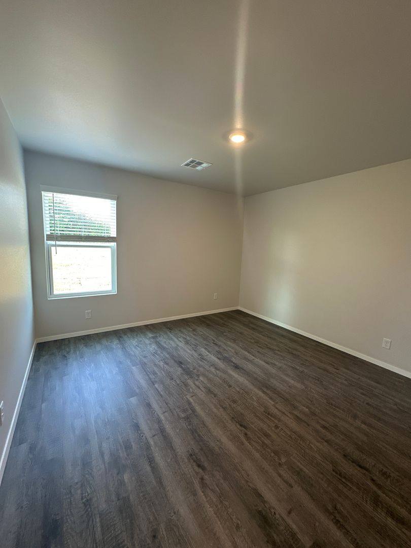 House for rent at 8009 E Oakland St, Broken Arrow, OK 74014