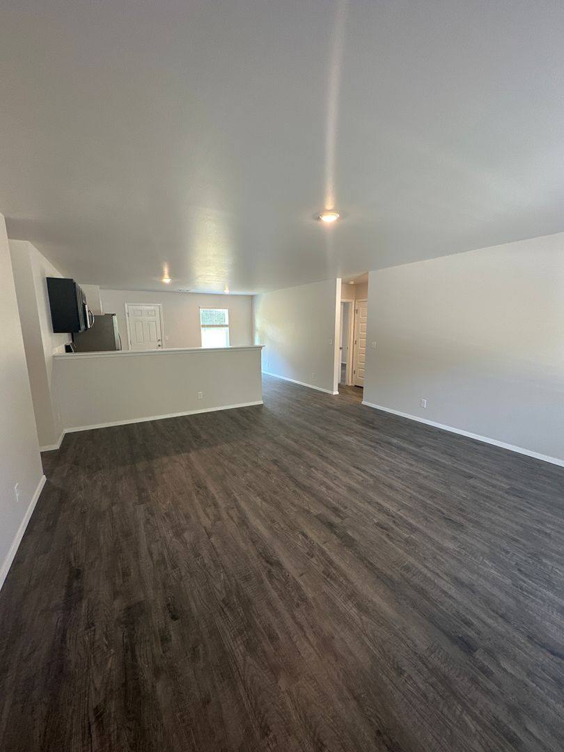 House for rent at 8009 E Oakland St, Broken Arrow, OK 74014
