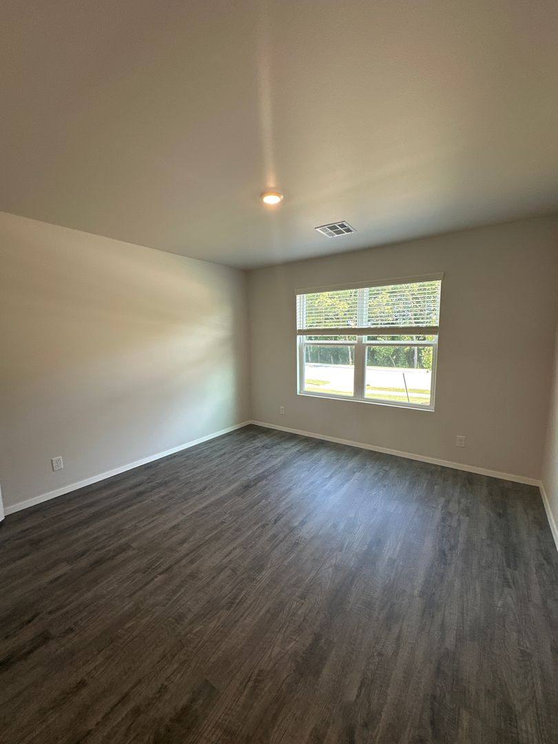 House for rent at 8009 E Oakland St, Broken Arrow, OK 74014