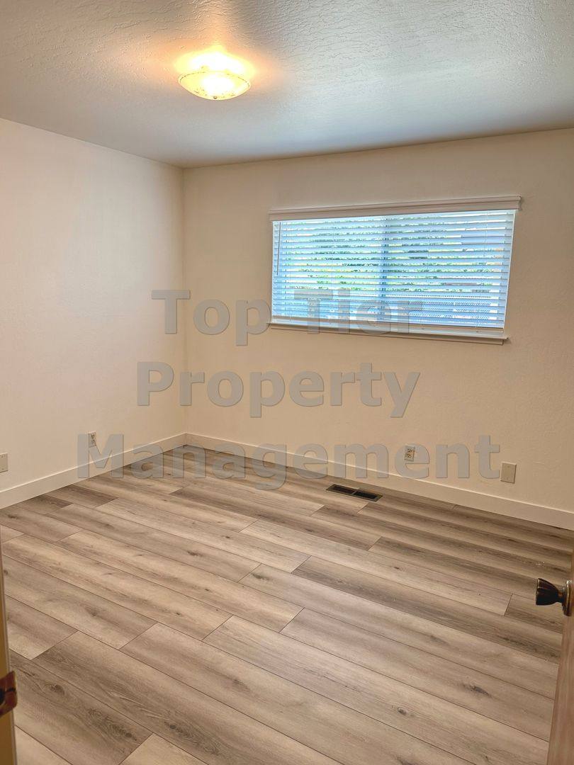 House for rent at 2265 Walnut Blvd, Walnut Creek, CA 94597