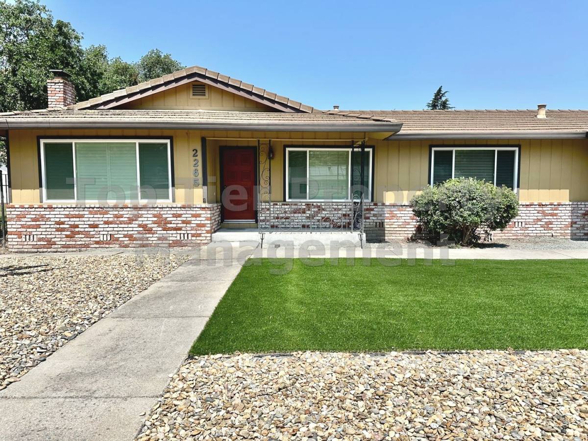 House for rent at 2265 Walnut Blvd, Walnut Creek, CA 94597