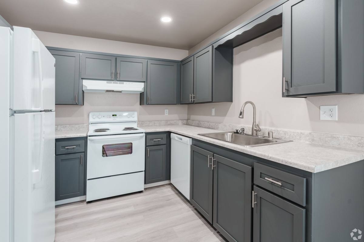 Apartment for rent at 4620 W Douglas Ave, Visalia, CA 93291
