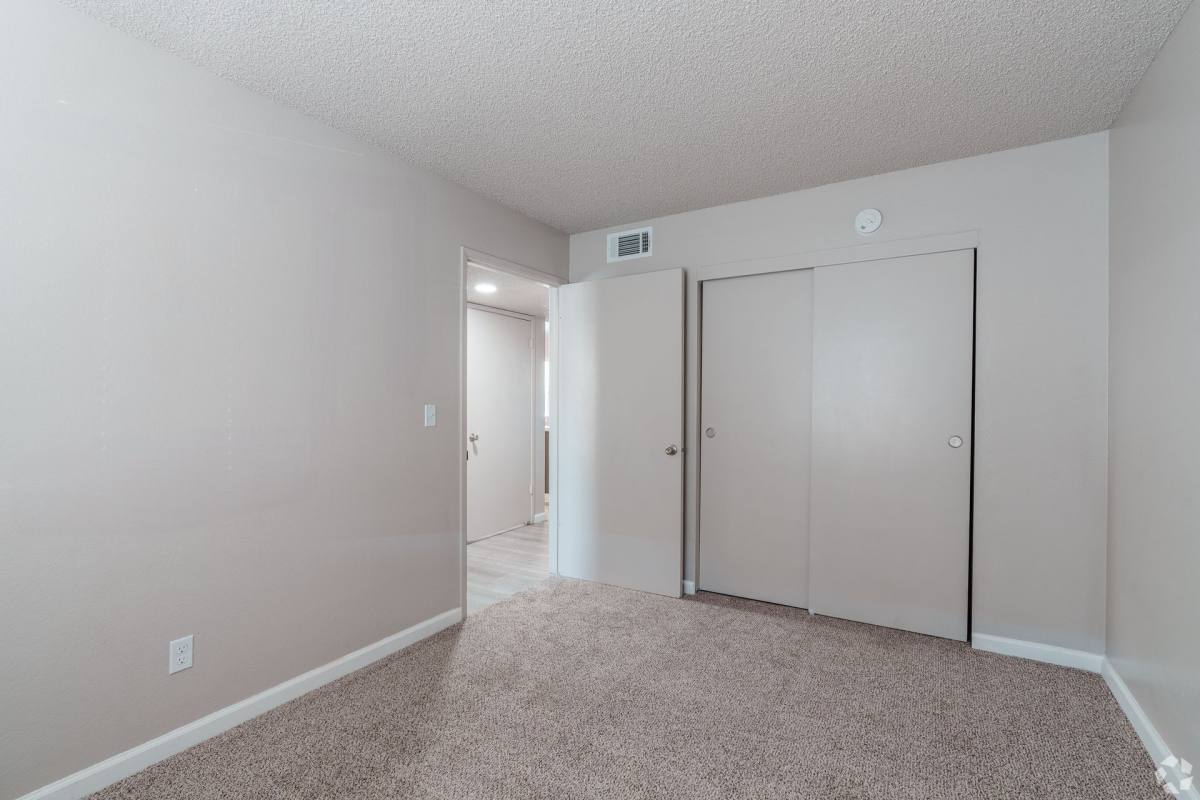 Apartment for rent at 4620 W Douglas Ave, Visalia, CA 93291