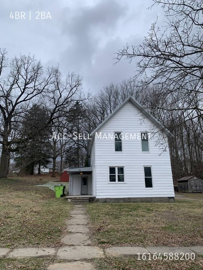 House for rent at 705 W Grove, Greenville, MI 48838