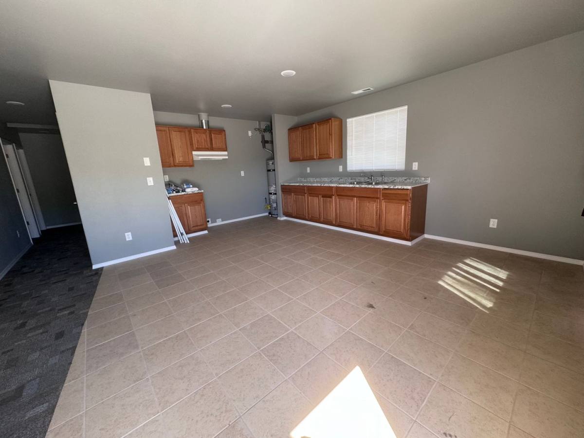 Apartment for rent at 1004 S 7th St, Yakima, WA 98901