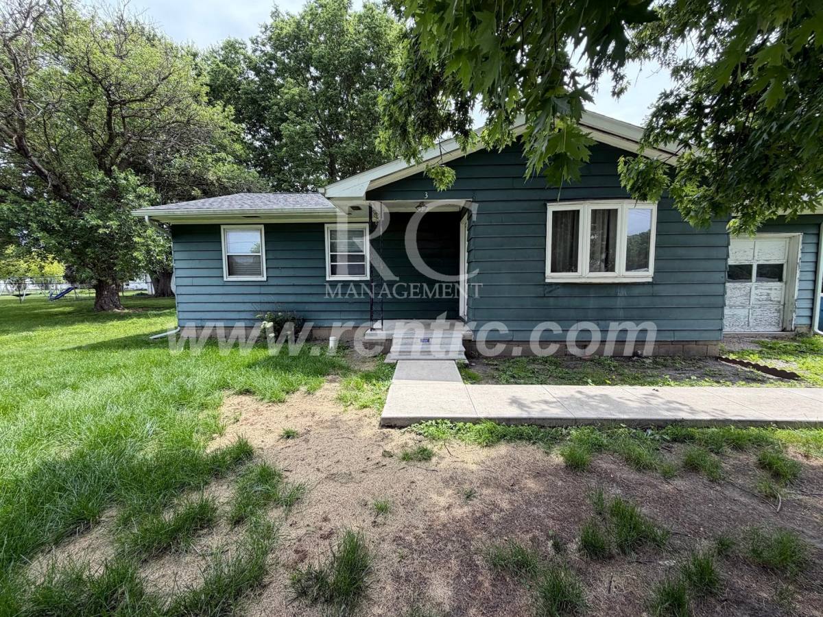 House for rent at 3 Church W, Westville, IL 61883
