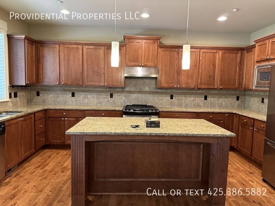House for rent at 17020 NE 118th Way, Redmond, WA 98052