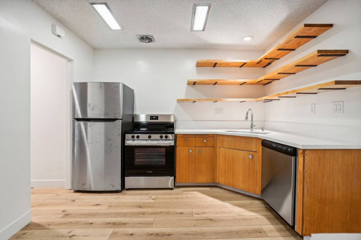 Apartment for rent at 9000 Clifton Way, Beverly Hills, CA 90211
