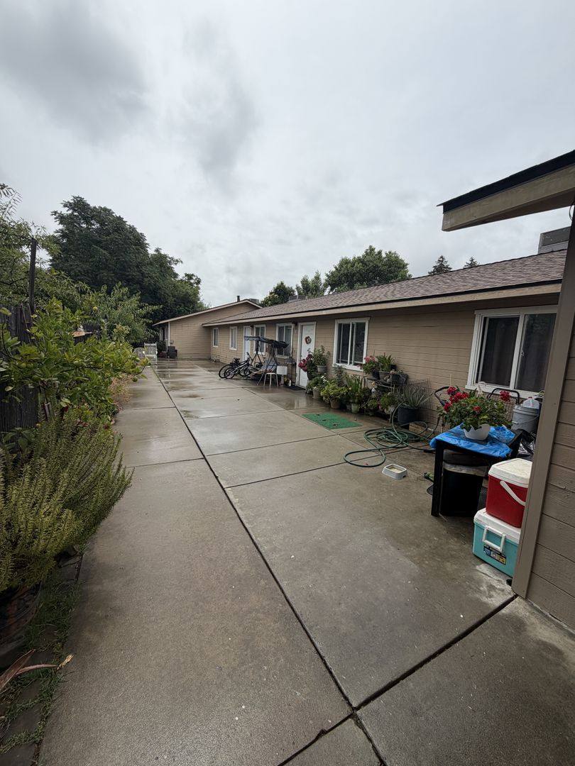 Apartment for rent at 442 N St, Merced, CA 95341