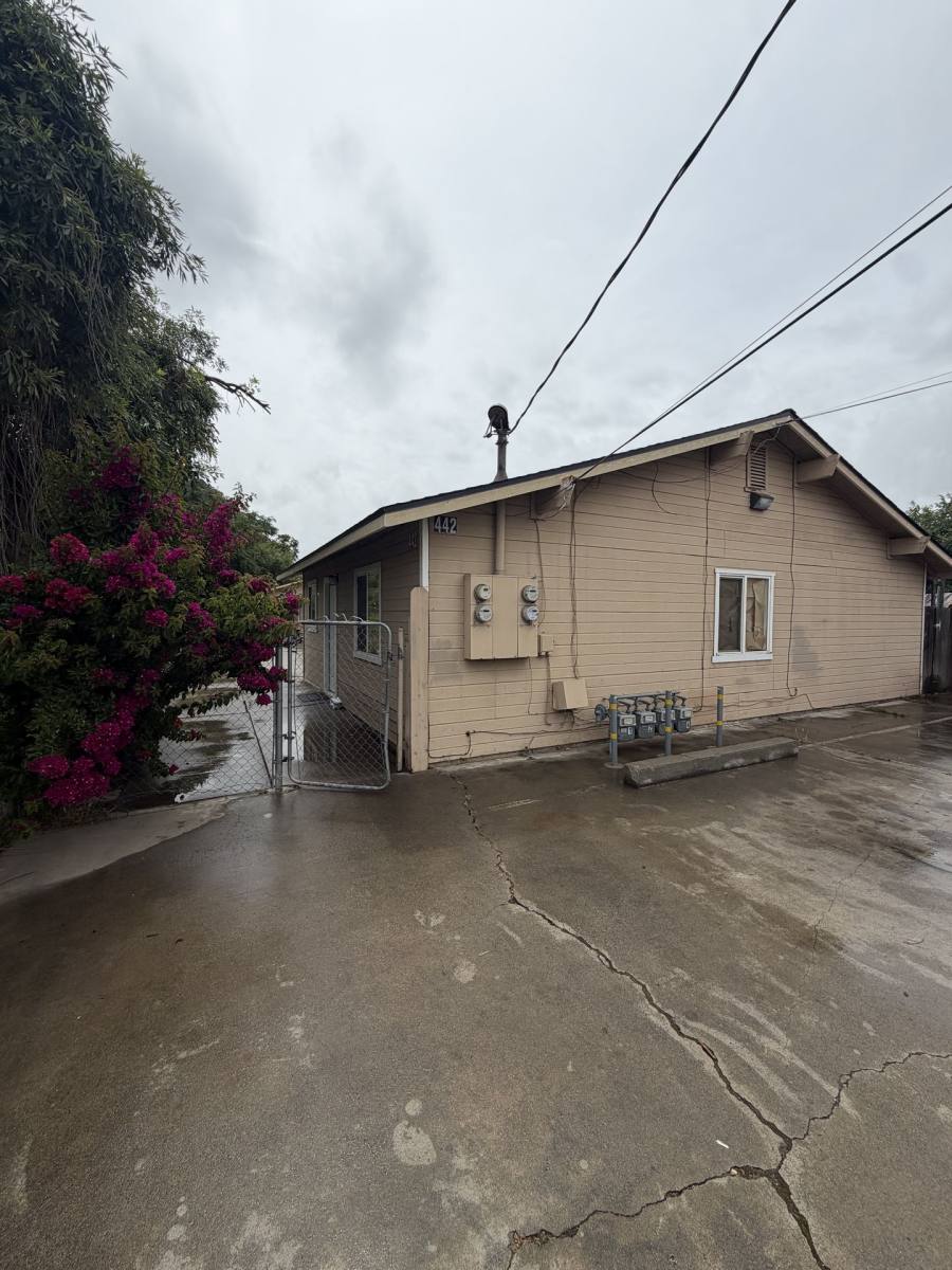 Apartment for rent at 442 N St, Merced, CA 95341