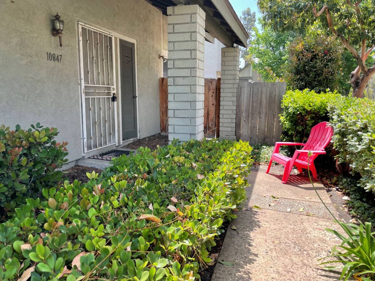 Townhouse for rent at 10847 Carbet Place, San Diego, CA 92124