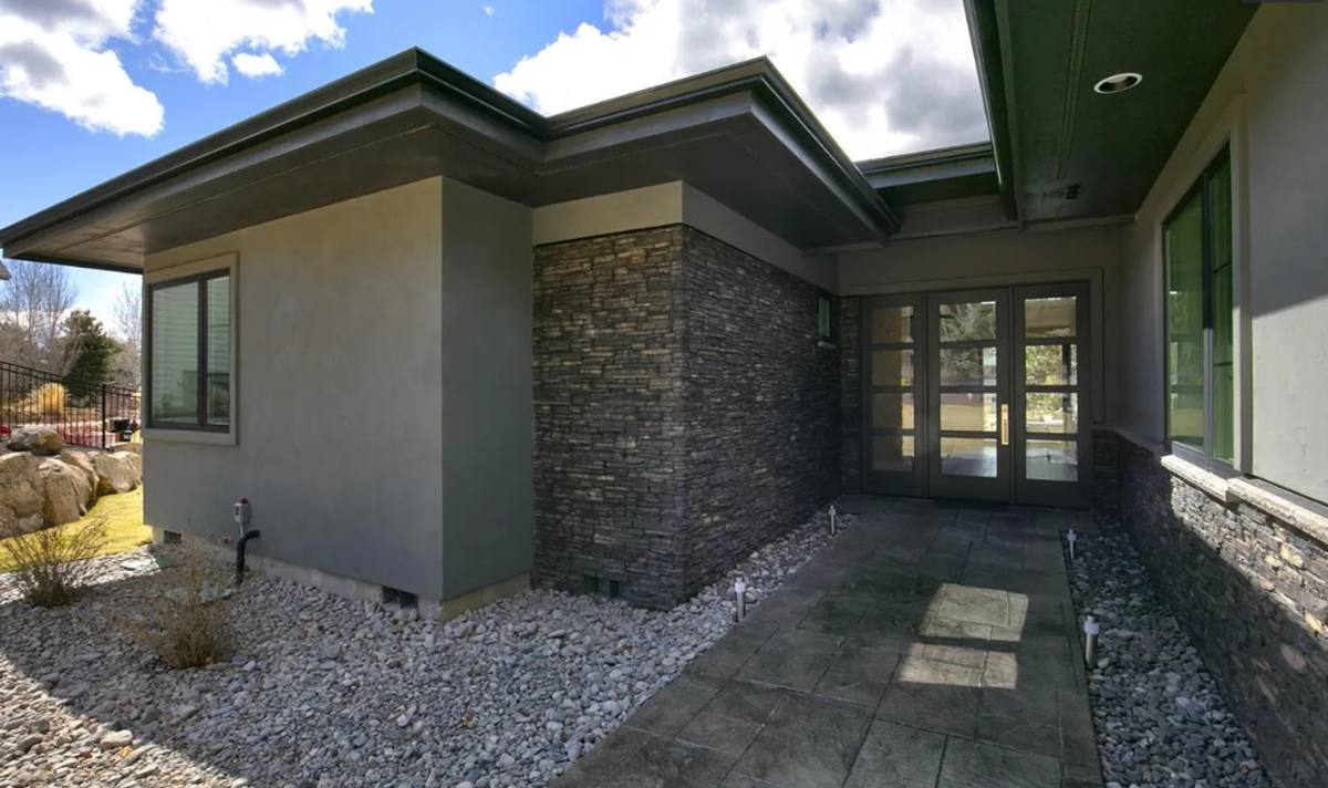 House for rent at 61535 Fargo Lane, Bend, OR 97702
