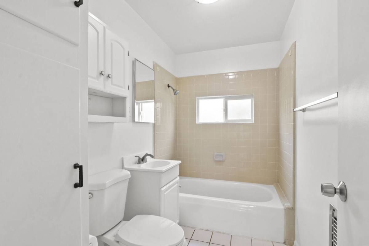 Apartment for rent at 12407-12409 Rose Dr, Whittier, CA 90601