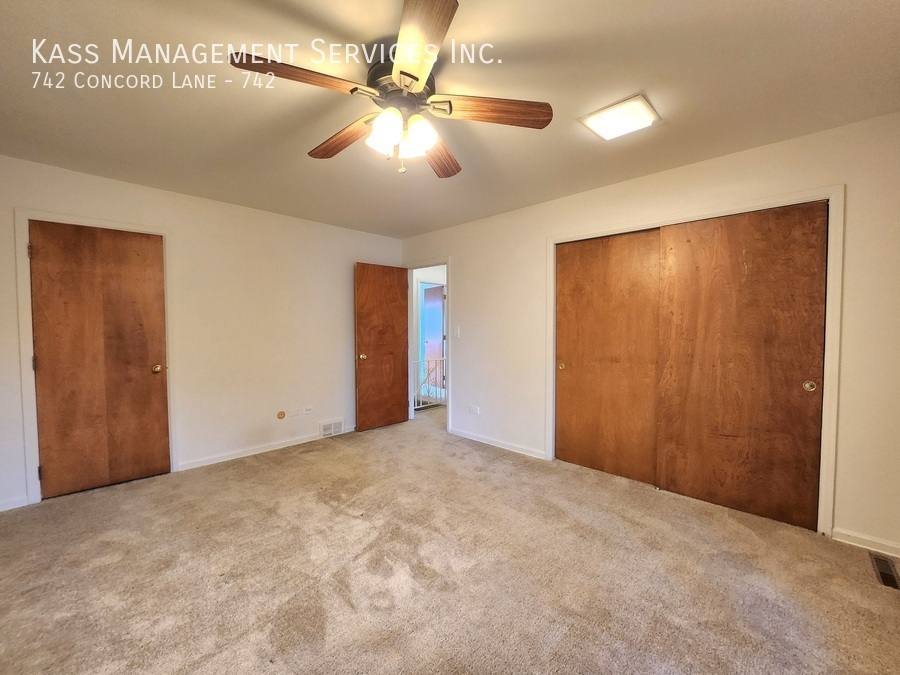 Townhouse for rent at 742 Concord Lane #742, Barrington, IL 60010