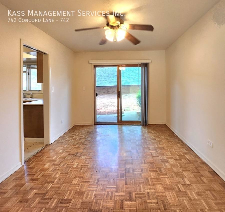 Townhouse for rent at 742 Concord Lane #742, Barrington, IL 60010