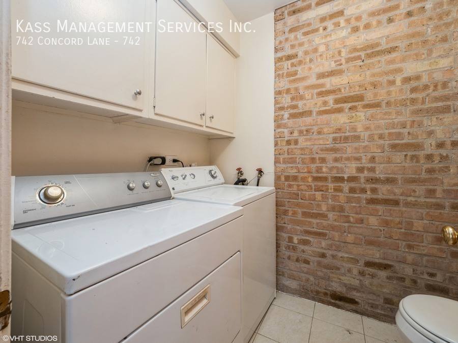 Townhouse for rent at 742 Concord Lane #742, Barrington, IL 60010