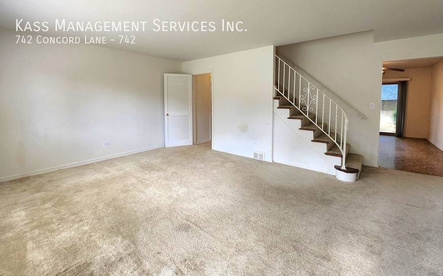 Townhouse for rent at 742 Concord Lane #742, Barrington, IL 60010