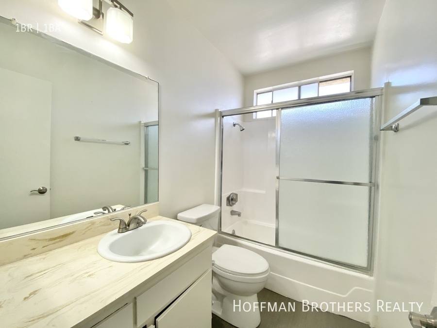 Apartment for rent at 3671 Midvale Ave #4, Los Angeles, CA 90034