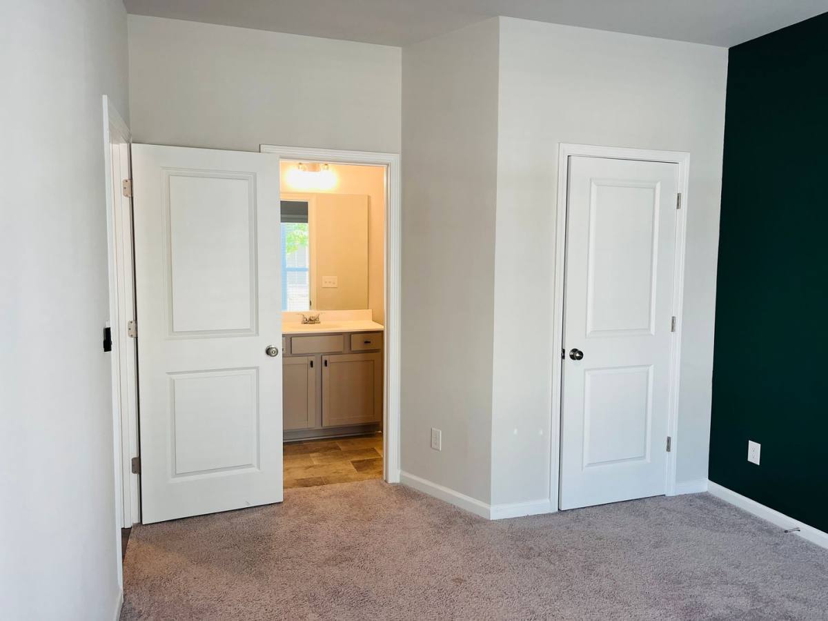 Townhouse for rent at 8 Iron Dr, Newnan, GA 30265