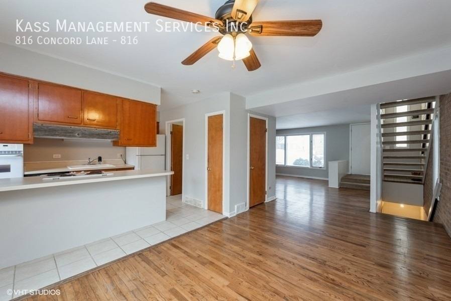 Townhouse for rent at 816 Concord Lane #816, Barrington, IL 60010