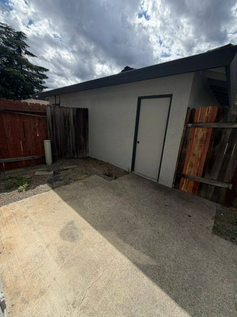 Condo for rent at 6200 Osullivan Lane, Sacramento, CA 95842