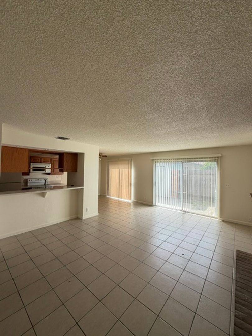 Condo for rent at 6200 Osullivan Lane, Sacramento, CA 95842